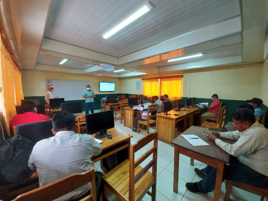 The meeting between representatives of the Mayangna Communities of the Mayangna Arungka Matumbak Indigenous Territory and MLR Forestal was held in the Auditorium of the URACCAN University in the Municipality of Rosita (RACCN)