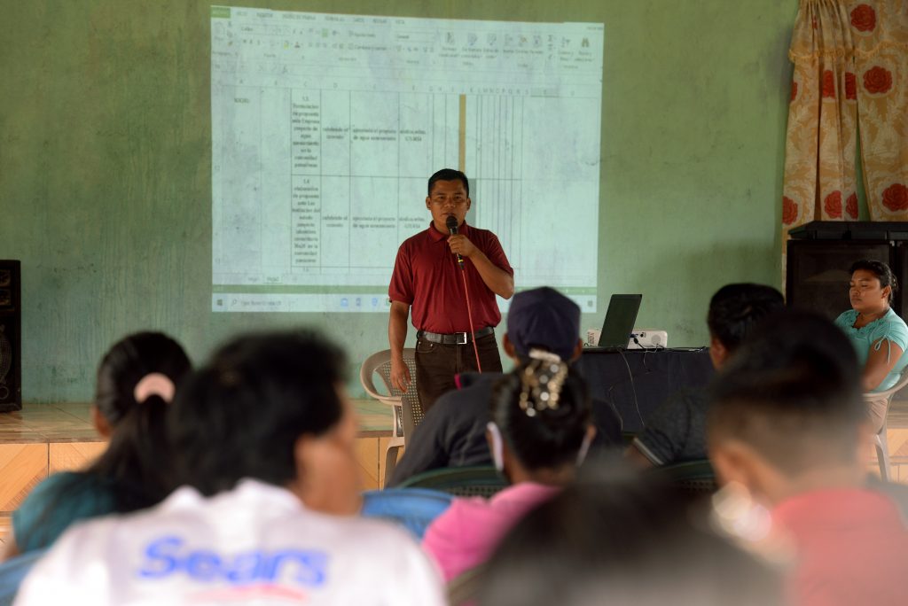 Aspecto de la reunión entre las comunidades Pansuhwas, Mukuswas e Ispayulilna, del territorio Matumbak y la empresa agroforestal MLR Forestal de Nicaragua