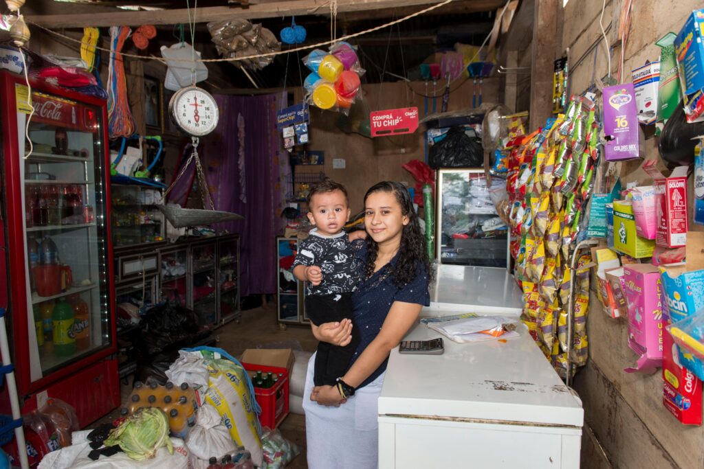 In the store owned by the Martínez family in front of MLR Forestal, some workers also buy their fortnightly supplies.