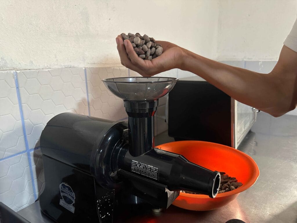 En el nuevo laboratorio de cacao de MLR Forestal se realizarán todos los procesos de análisis y catación del grano.