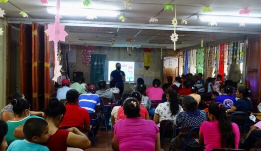 La asamblea comunitaria se realizó en la escuela de Empalme La Bú.